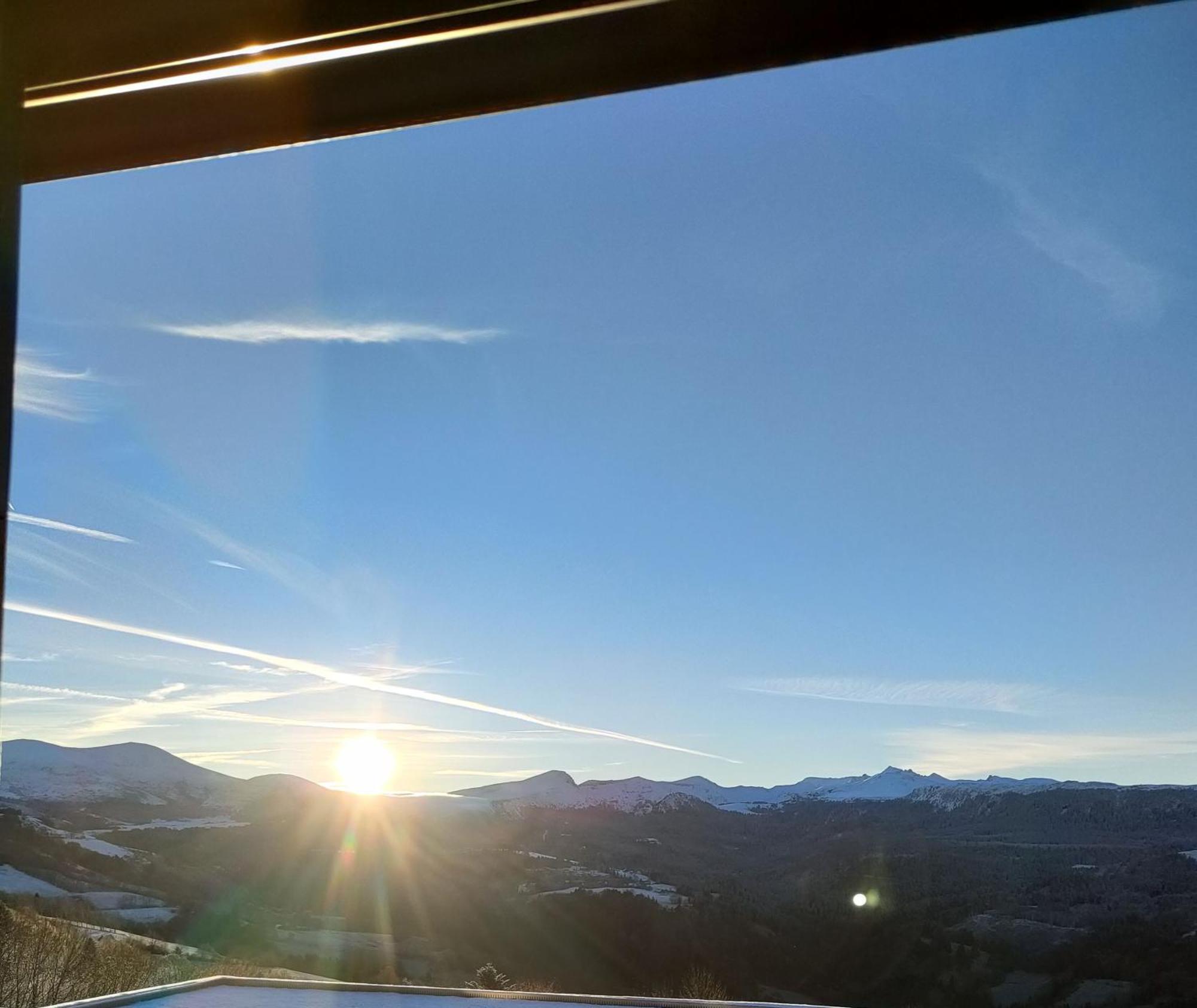 Grand Appartement Vue Magnifique Murat-le-Quaire Bagian luar foto