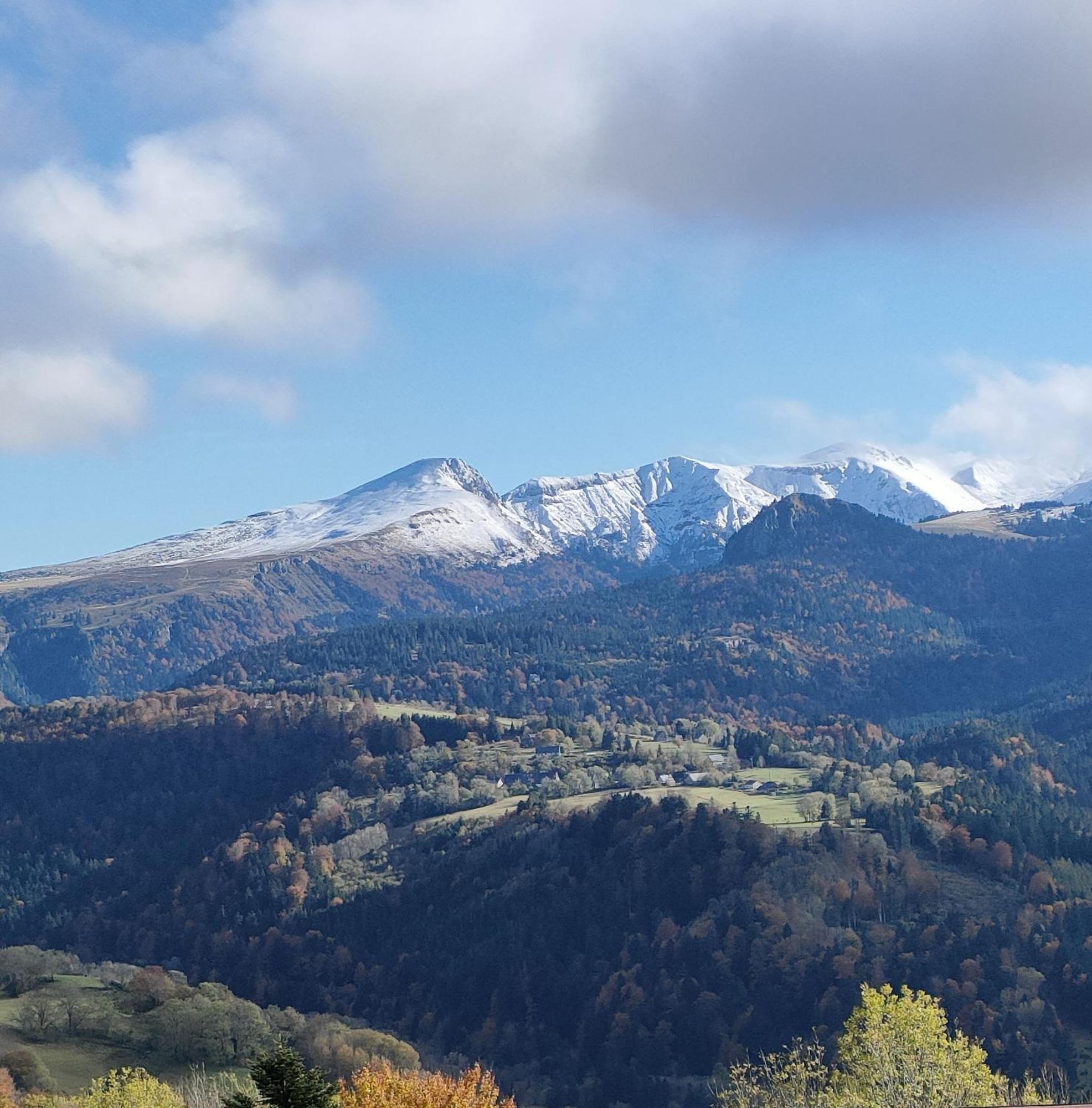 Grand Appartement Vue Magnifique Murat-le-Quaire Bagian luar foto