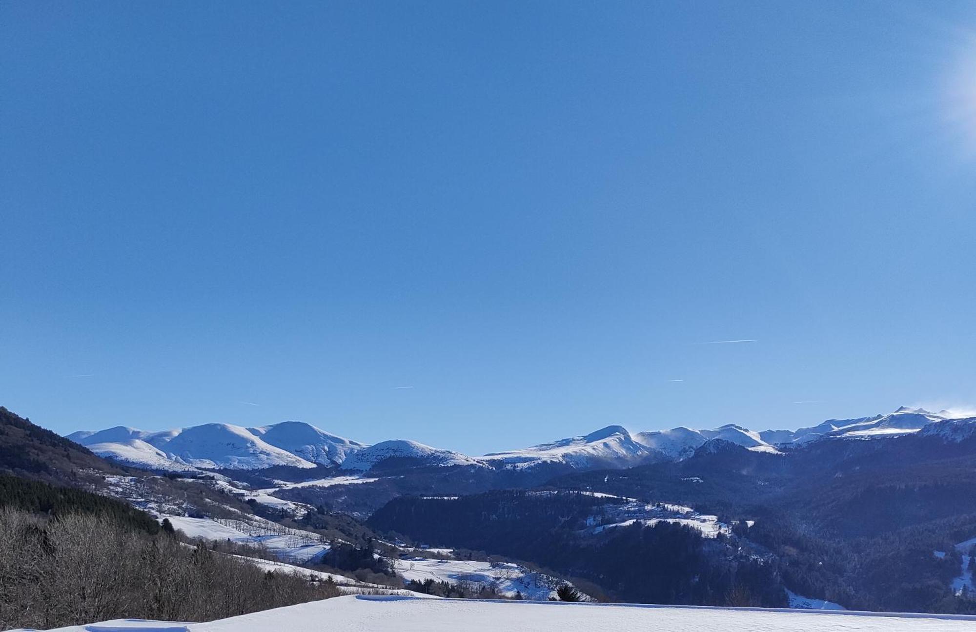 Grand Appartement Vue Magnifique Murat-le-Quaire Bagian luar foto