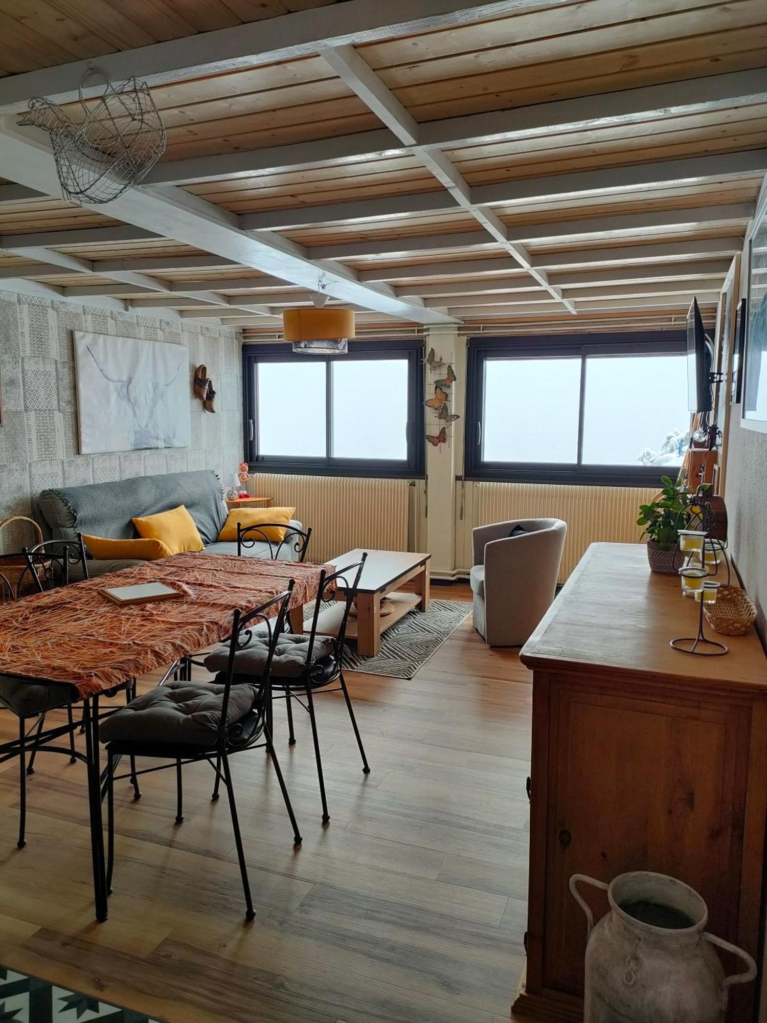 Grand Appartement Vue Magnifique Murat-le-Quaire Bagian luar foto